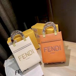 【KK116】FENDI  高品質 二つ折り財布 • グッチ 小銭入れ